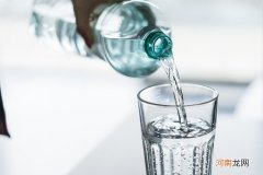 与长期喝白开水的人相比，长期喝白开水的人和长期喝白开水的人相比