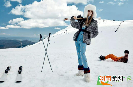 滑雪服要自己带吗