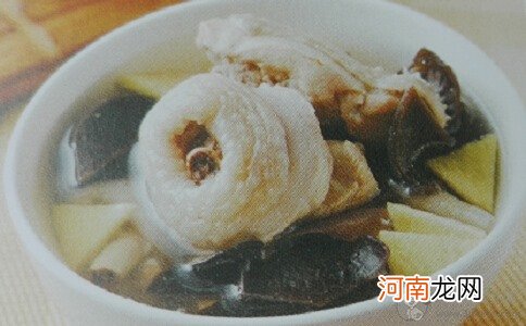 产后月子食谱 黑木耳鸡汤