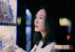 2019女生新款波浪卷中长发发型已不妩媚动人完善 20 小姐姐轻轻松松hold住