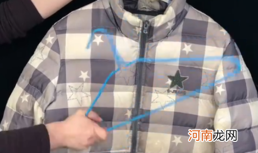 羽绒服是看蓬松度还是看重量