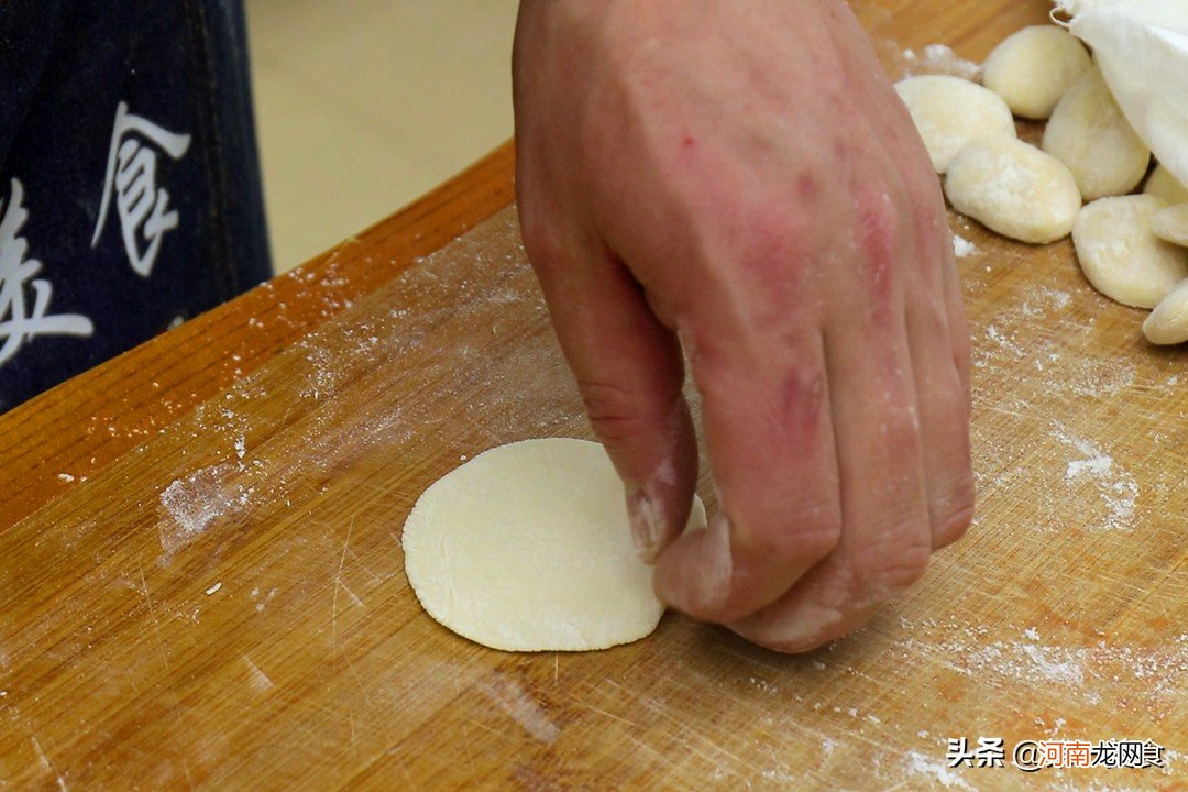 韭菜鸡蛋馅饺子这么调，韭菜鸡蛋饺子怎么调馅