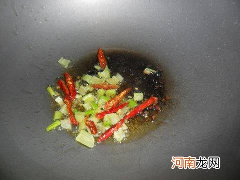 青椒炒豆腐干怎么做好吃又简单