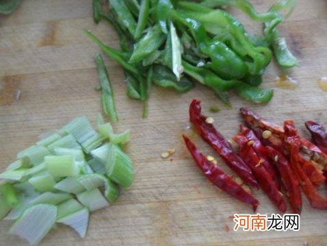 青椒炒豆腐干怎么做好吃又简单