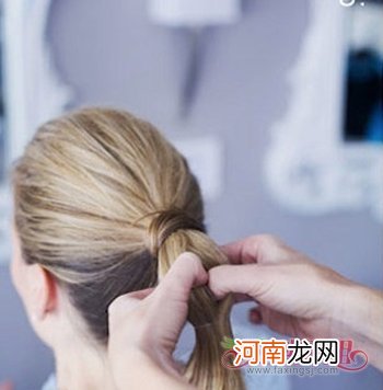 长发女生马尾扎成灯笼型时尚潮流新奇 冬天女生马尾灯笼辫DIY扎法学习培训