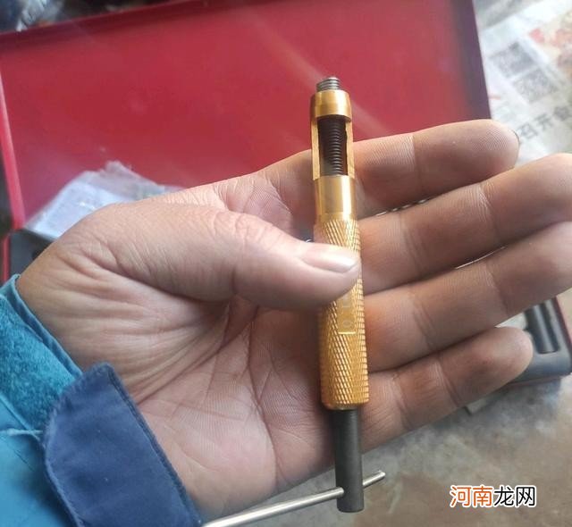 EA888发动机进气歧管螺纹滑丝怎么办？ea888清洗发动机进气歧管