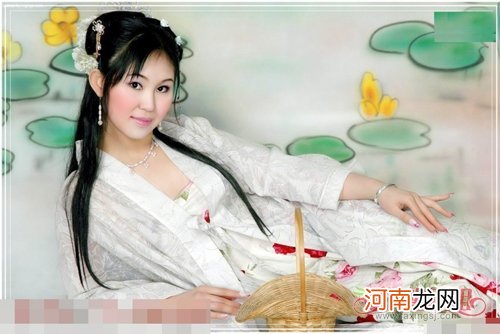 古典美半扎盘发打造出多变风 中国古代女子扎含蓄文静美容美发