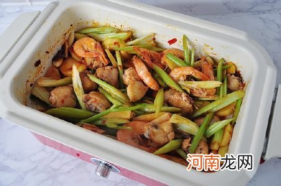 麻辣开胃的鲜虾土豆鸡翅煲