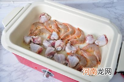 麻辣开胃的鲜虾土豆鸡翅煲