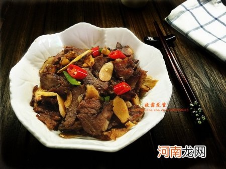 酸子姜炒牛肉干的做法