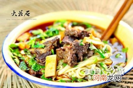 老成都正宗原汤红烧牛肉面的做法