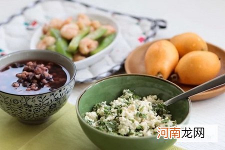 香椿拌豆腐的做法