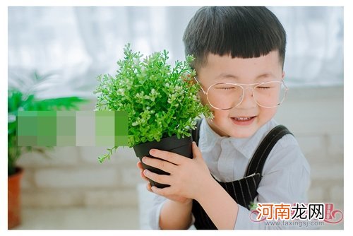 小男孩剪短头发发型图片 抢镜呆萌小孩子短直发造型设计