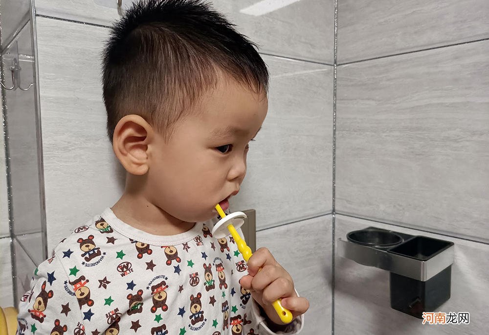 如何选择二岁宝宝的牙膏 二岁宝宝用什么牙膏？