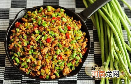 烂肉酸豆角的做法