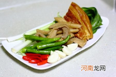 快手下饭菜萝卜干炒腊肉怎么做