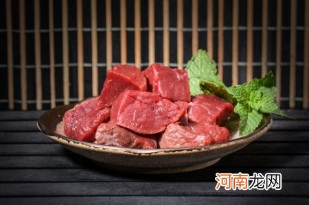 生汆羊肉的做法