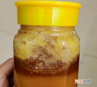 蜂蜜变成絮状可以吃吗 蜂蜜变成块状可以吃吗？