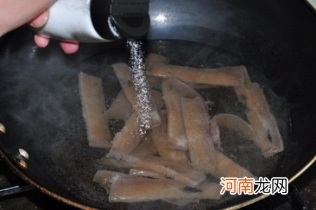 酥香香辣豆腐的做法