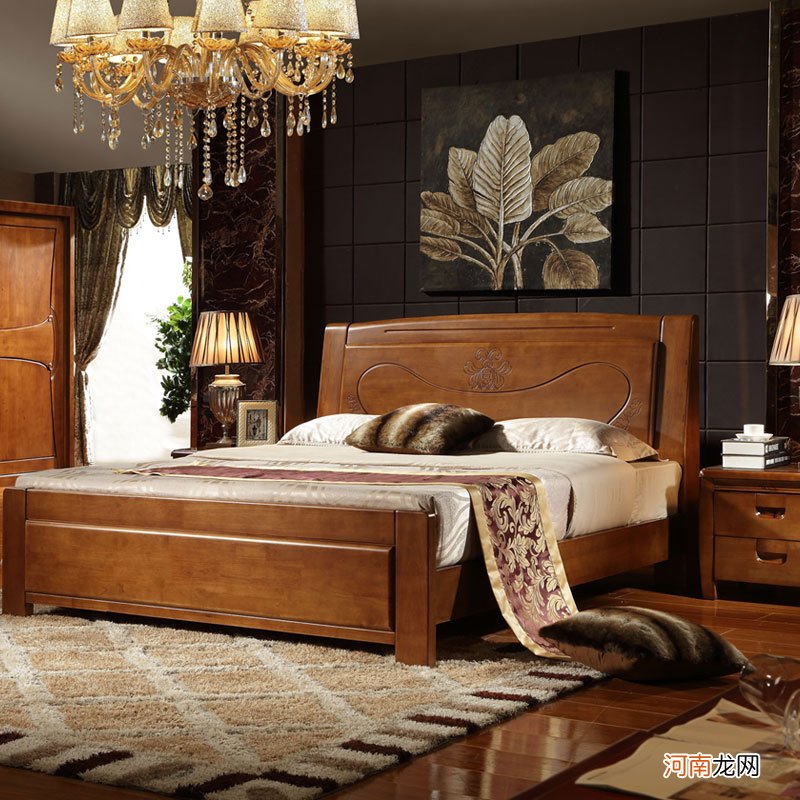 特价实木双人床有哪些类型，不同材质价格也不相同！