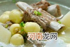 土豆炖排骨汤