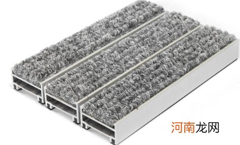 想了解铝合金防尘地垫的特点和安装方法吗？一起来看看