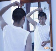 男生别乱剪发了，四款2020秋流行发型，尽显暖男帅气