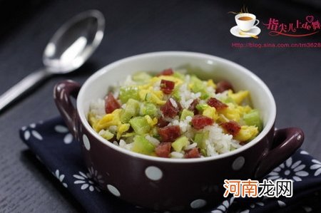 苦瓜香肠炒饭的做法