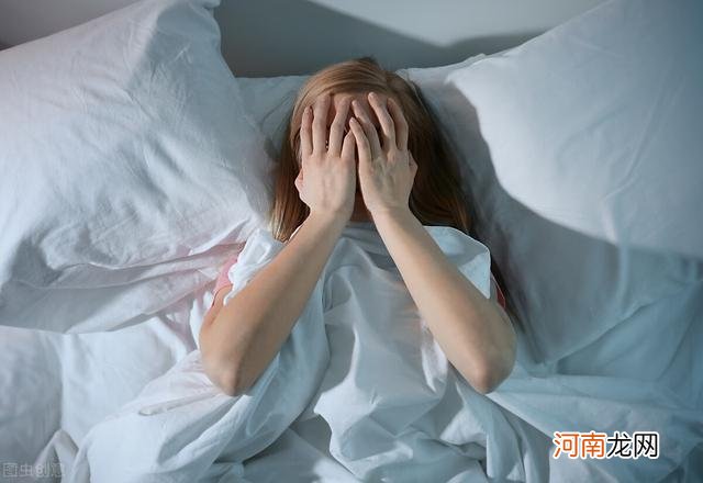 睡觉朝向，有无讲究？“脚朝东头朝东”的睡姿，会危害健康吗？