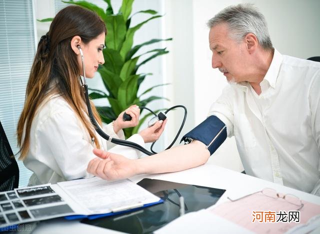 高血压为什么这般猖獗？医生坦言：4个习惯，或者高血压的“靠山”