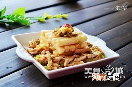 榨菜肉丝炒年糕的做法