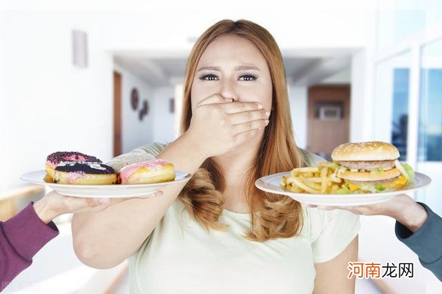 长期性坚持不懈“五高”饮食，血管压力大，非常容易引发脑梗塞，别随便忽视