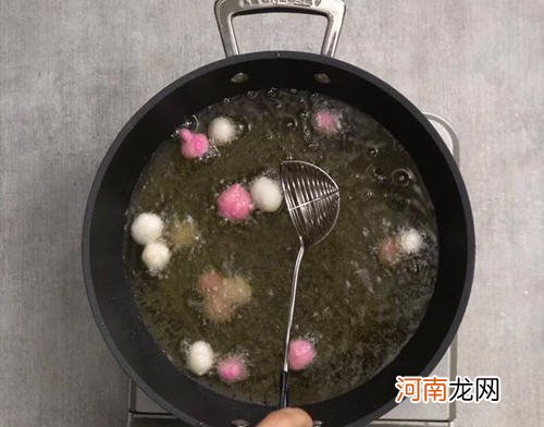 双色炸汤圆的做法不蹦油炸