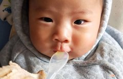 宝宝第一次应该吃多少米粉？