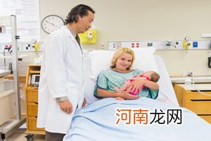 坐月子吃完饭肚子疼