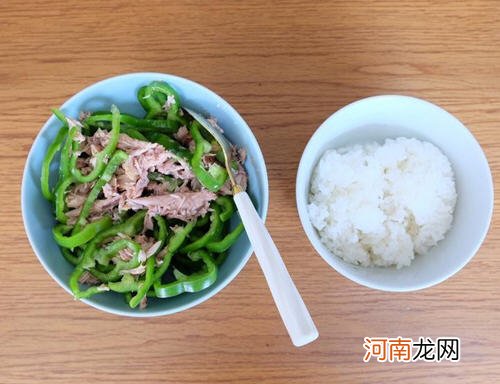 上班族方便：微波炉版青椒丼