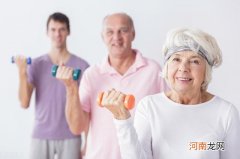 中老年人锻炼身体有哪些必须留意的？为了更好地身心健康，希望你能量力而行