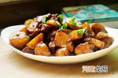 土豆红烧肉怎么做