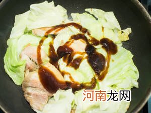 蚝油爆炒高丽菜猪五花肉
