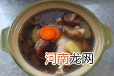 土豆炖鸡汤