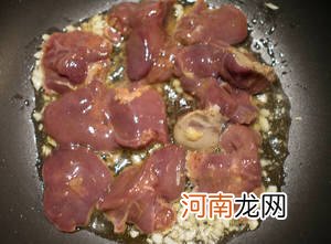 韭菜爆炒鸡肝