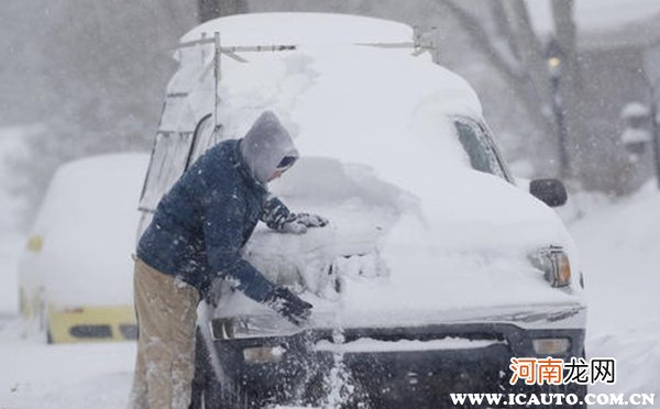 下雪天车停外面要不要盖？下雪天汽车放外面注意什么