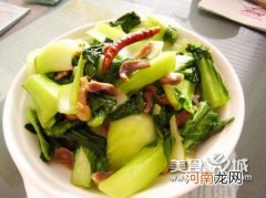 盐水鸭胗炒青菜的做法