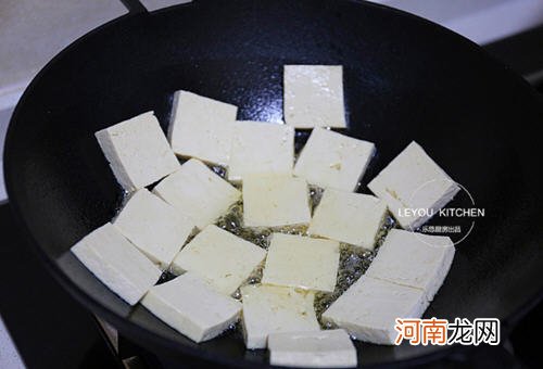 铁锅煎豆腐