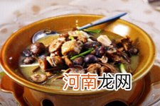 鸡肉炖蘑菇