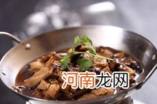 鸡肉炖蘑菇