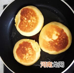 平底锅版 牛奶玉米发面饼