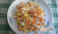 西瓜皮鸡蛋炒米饭的做法