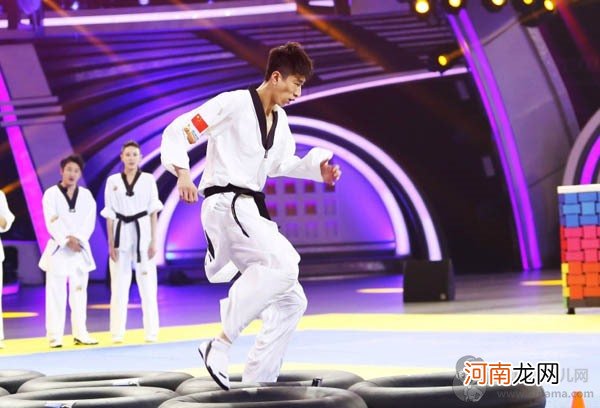 来吧冠军第二季第六期迎来跆拳道专场 贾乃亮对战世界冠军