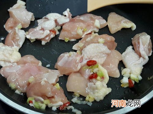 蒜香鸡肉黄金蛋炒饭